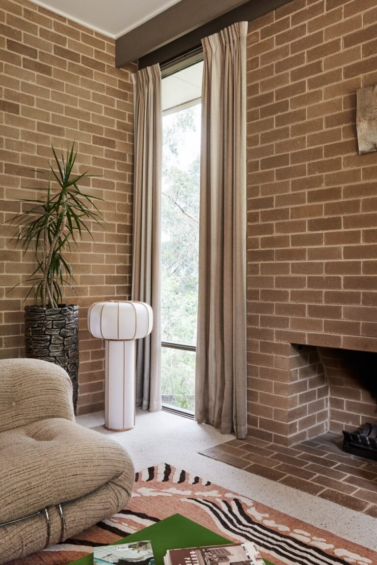 Transform That Empty Corner With These Floor Lamp Designs