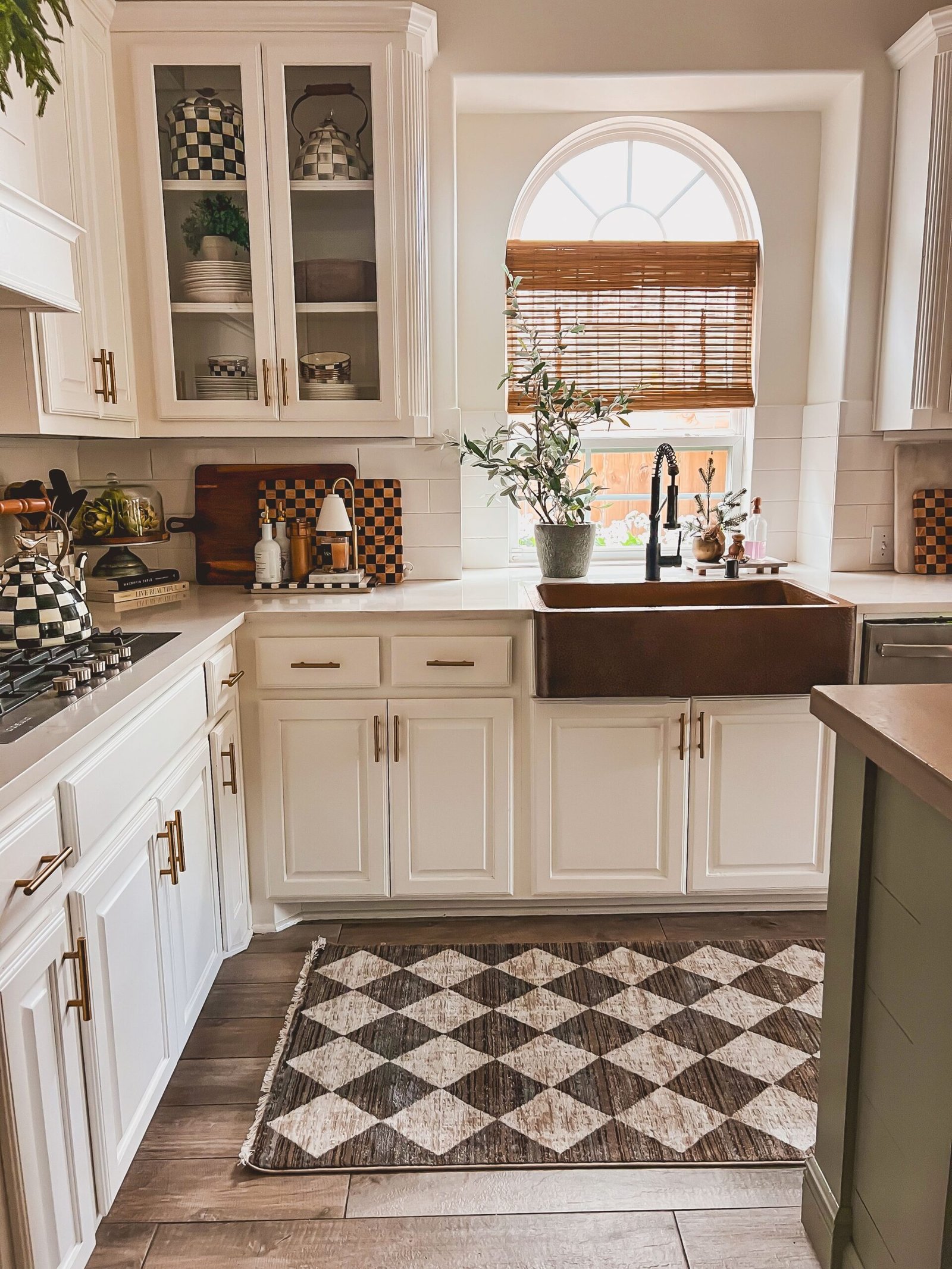 43 Ways to Fill Your Kitchen With Vintage Warmth and Personality